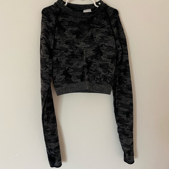 Gymshark Tops - NWOT Cropped Gym Shark long sleeve